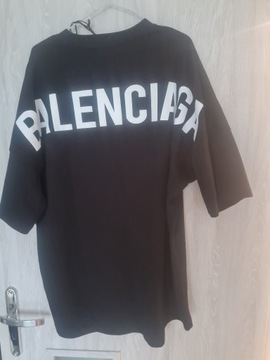 T shirt czarny replika Balenciaga z Turcji. 