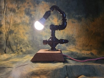 Lampka loftowa, industriaona, z rur hydraulicznych