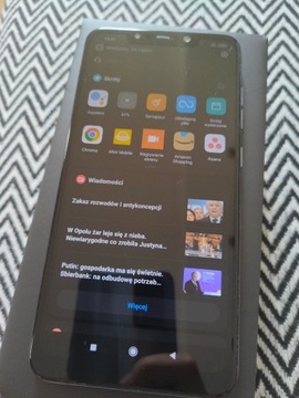 Smartfon Xiaomi Pocophone F1 6 GB / 64 GB czarny