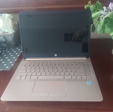 Laptop HP 5405U 14" złoty