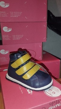 BUTY ZIMOWE AURELKA rozmiar 22, 24,25