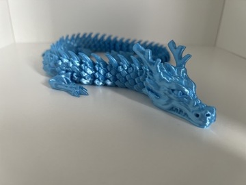 Duży przegubowy smok kolor niebieski wydruk 3D
