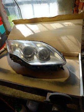Renault Laguna 3 lampa przód prawa
