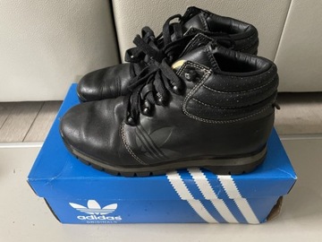 Trapery Adidas skóra R.33