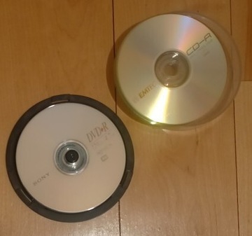 Płyty DVD-R i CD-R. Czyste nieużywane 