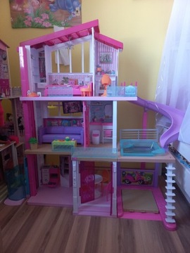 Domek lalek Barbie Dream house ze zjeżdżalnią 