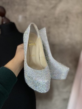 Szpilki czółenka Christian Louboutin Pre-Owned -38