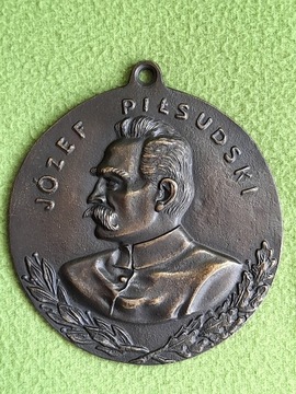Plakieta Józef Piłsudski z laurowym wieńcem