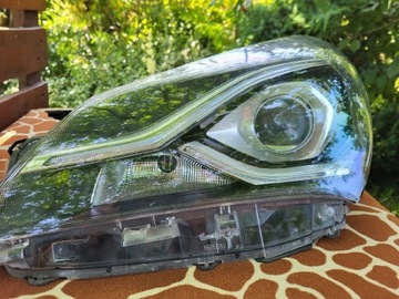 Lampa przednia LED Toyota Yaris