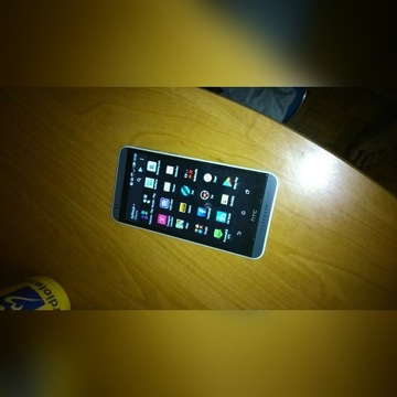 HTC 820