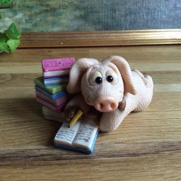 Piggin świnka figurka kolekcjonerska Homework