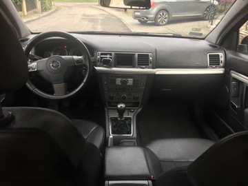 samochód osobowy Opel Vectra CDTI z 2007r