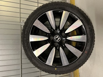 Honda Civic IX 17 felga z oponą Yokohama 225/45R17