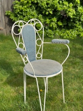 Krzesło metalowe stylowe
