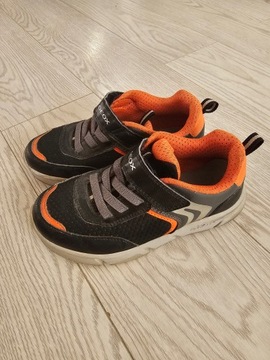 Sneakersy chłopięce Geox r. 32 czarno szare