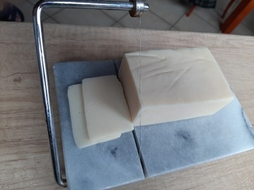 Marmurowa deska krajalnica do krojenia sera