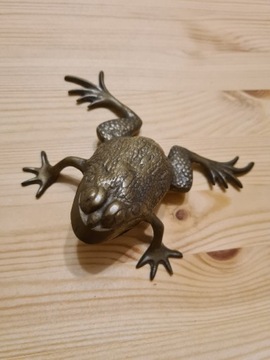 Stara mosiężna figurka żaby 