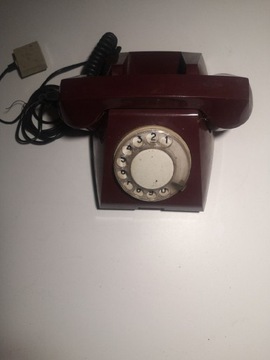 Stary telefon stacjonarny 