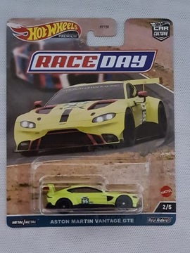 Hot Wheels Premium Aston Martin Vantage Race Day