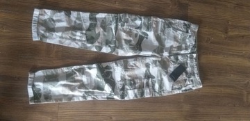 Spodnie bojówki Reserved 152
