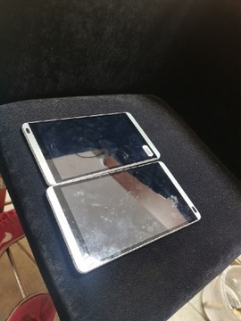 Tablet Huawei  mediapad m1 8.0 2szt nie włącza sie