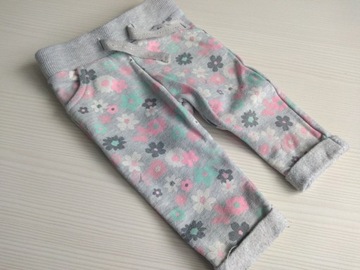 Spodnie dresowe w kwiatuszki r. 62