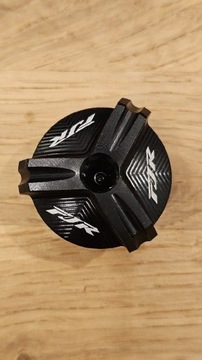 Korek wlewu oleju Yamaha logo FJR czarny