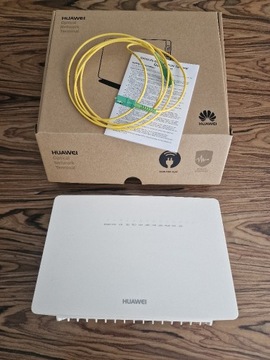Router Huawei HG8245Q2 + patchcord 2m