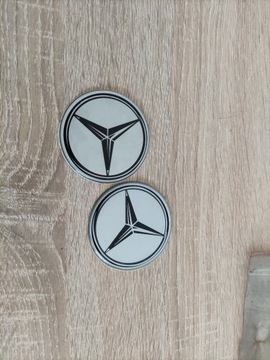 Znaczek mercedes emblemat