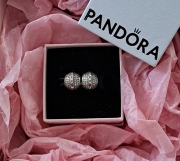 Pandora charms z logo i cyrkoniami 