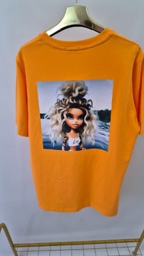 T-shirt pomarańczowy z aplikacją lalki LALU 