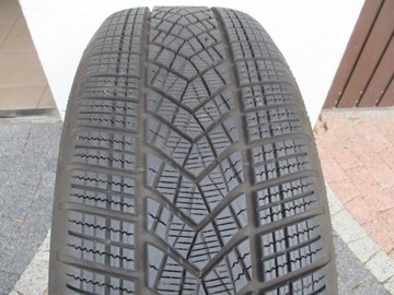 1xGOODYEAR Ultra Grip Performance 235/60R20 7,5mm