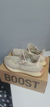 yeezy 350v2 citrin!!