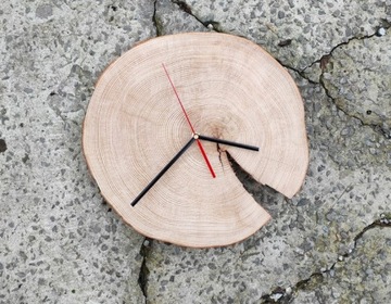 Jasny zegar z plastra drewna bukowego - buk drewno
