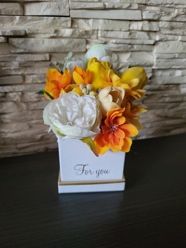 Mini Flower Box Prezent Sztuczne Kwiaty w Pudełku