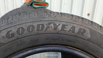 195 65 16  104/102 Goodyear efficient grip cargo