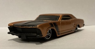 Hot Wheels 2001 Buick Riviera ’64