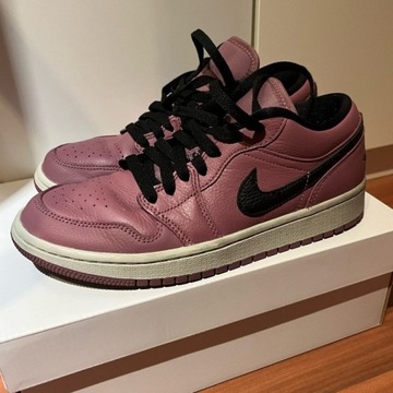 Buty damskie Nike Air Jordan 1 Low SE fioletowe