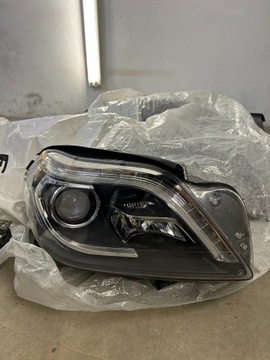 Mercedes-Benz OE A1668203459 A1668203559 LAMPY P L