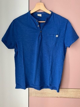 Niebieski (chabrowy) T-shirt z guziczkami, Zara 