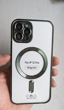 Etui silikonowy z MagSafe do iPhone 12 Pro 