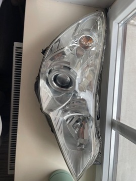 Lampa prawa Subaru Legacy Outback Xenon cała ładna