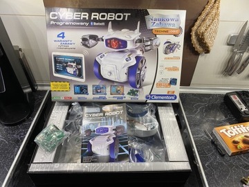 Cyber robot clementoni