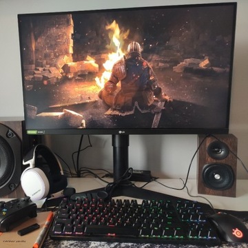 Zestaw komputerowy (PC+monitor).