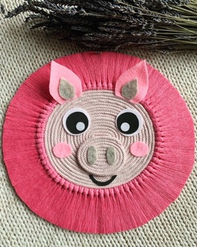 Dekoracja ścienna dziecka zwierze świnka makrama