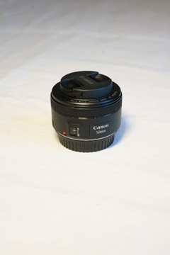 Canon EF 50 mm f/1.8 STM