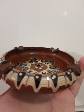 Piękna ceramiczna popielniczka 