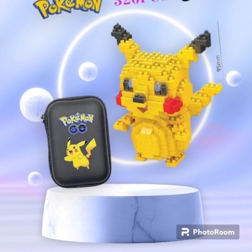 Zestaw figurka pokemon klocki oraz pudełko