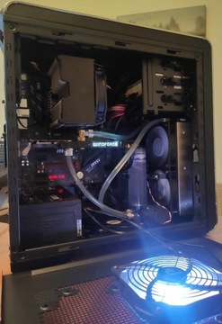 PC, Ryzen 2700X, 16GB, GTX 980ti +Custom Loop