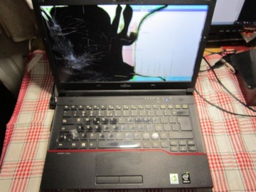 Fujitsu LifeBook E544 i5 4310m zbita matryca 